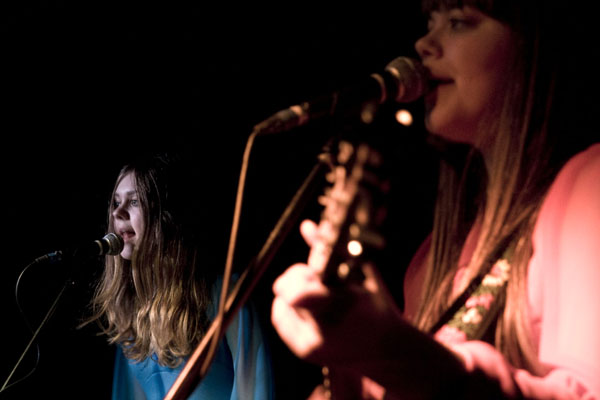 http://www.xyzbrighton.com/img/Live_First_Aid_Kit_The_Hope_Marta_Vidal_080310_06.jpg