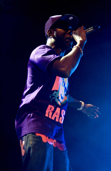 http://www.xyzbrighton.com/img/live_dizzee_rascal_brighton_centre_ruby_allcock_020310_02.jpg