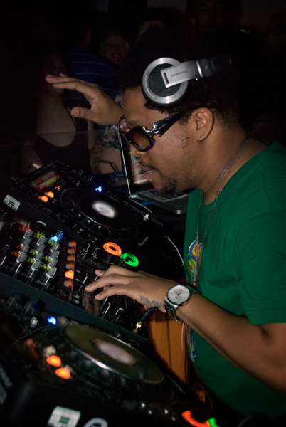 http://www.xyzbrighton.com/img/live_felix_da_housecat_life_pornrutai_lohachal_300410_01.jpg