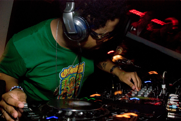 http://www.xyzbrighton.com/img/live_felix_da_housecat_life_pornrutai_lohachal_300410_05.jpg