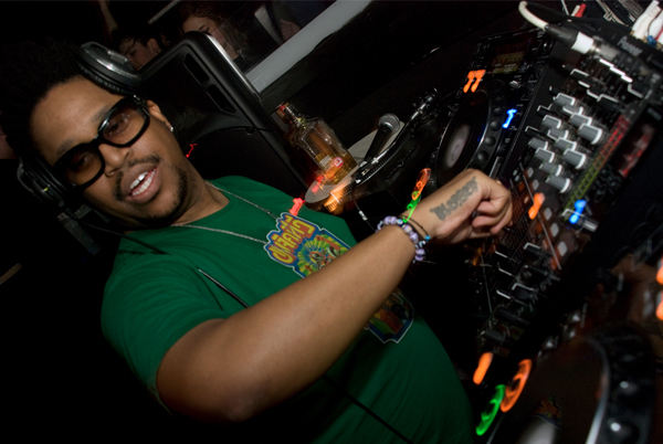 http://www.xyzbrighton.com/img/live_felix_da_housecat_life_pornrutai_lohachal_300410_10.jpg