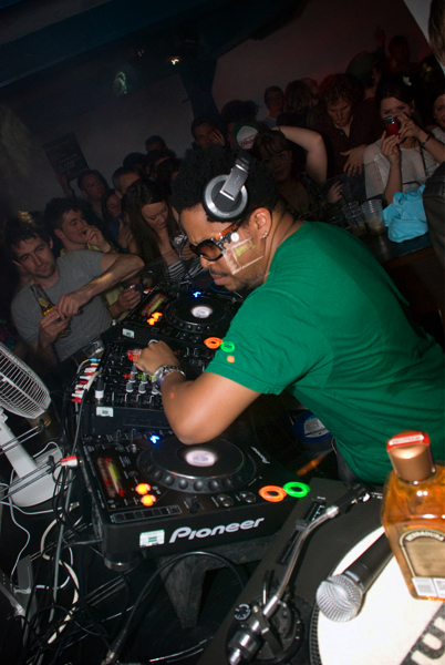 http://www.xyzbrighton.com/img/live_felix_da_housecat_life_pornrutai_lohachal_300410_12.jpg