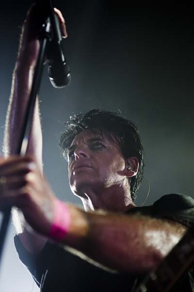 http://www.xyzbrighton.com/img/live_gary_numan_concorde2_keith_trigwell_290710_21.jpg