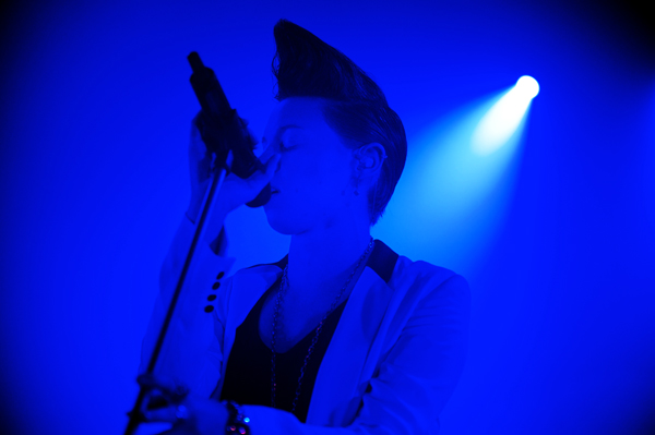 http://www.xyzbrighton.com/img/live_la_roux_brighton_dome_emmest_280410_05.jpg