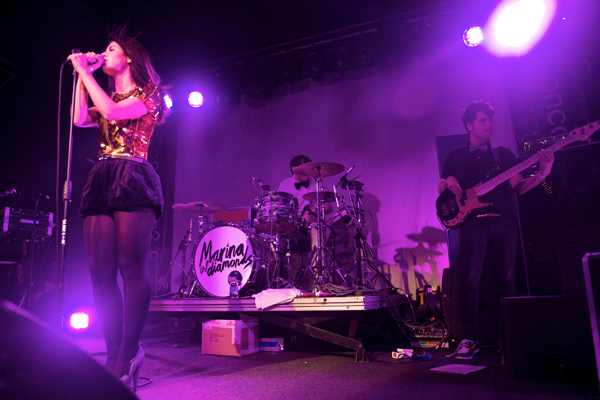 http://www.xyzbrighton.com/img/live_marina_and_the_diamonds_great_escape_concorde2_emmest_150510_12.jpg
