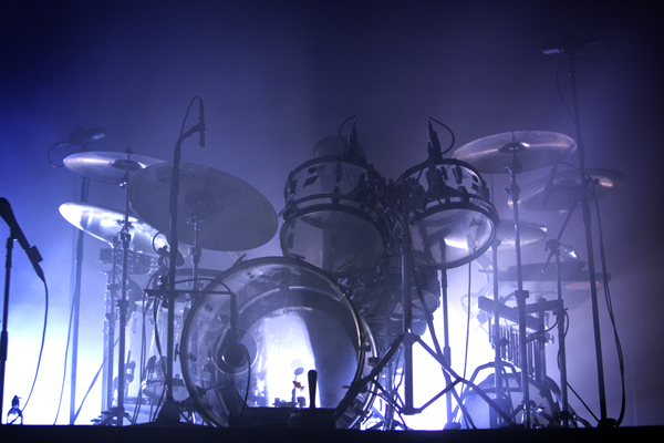 http://www.xyzbrighton.com/img/live_massive_attack_brighton_dome_keith_trigwell_090210_06.jpg