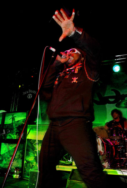 http://www.xyzbrighton.com/img/live_skindred_concorde2_Dave_Imms_191009_02.jpg
