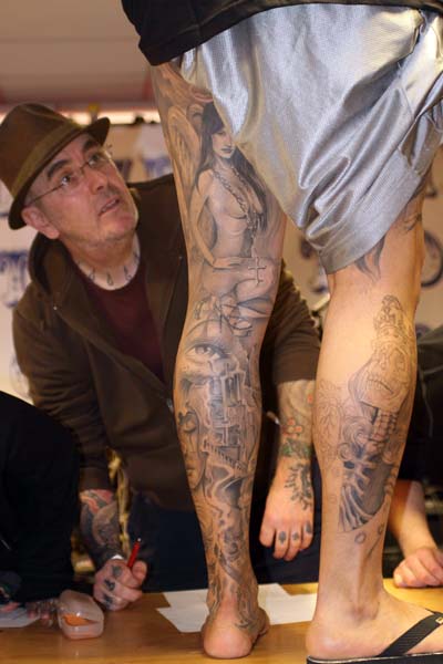 http://www.xyzbrighton.com/img/live_tattoo_convention_310110_james_brown_8769.JPG
