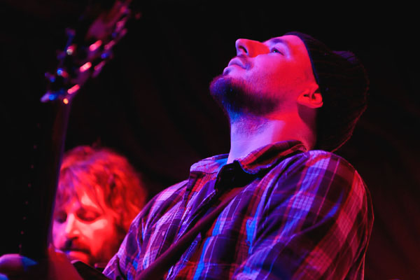 http://www.xyzbrighton.com/img/live_turin_brakes_concorde2_emmest_270310_02.jpg