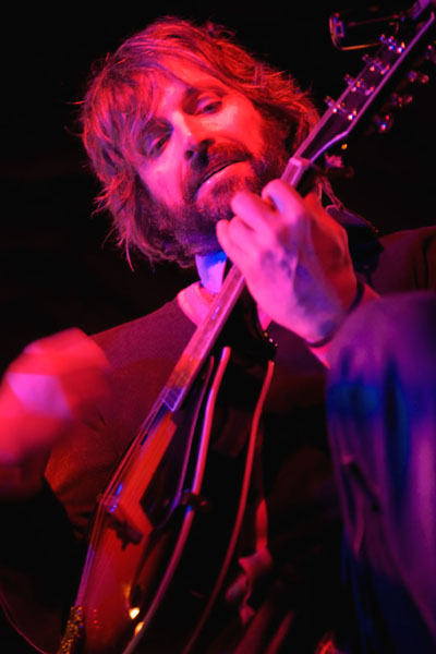 http://www.xyzbrighton.com/img/live_turin_brakes_concorde2_emmest_270310_03.jpg