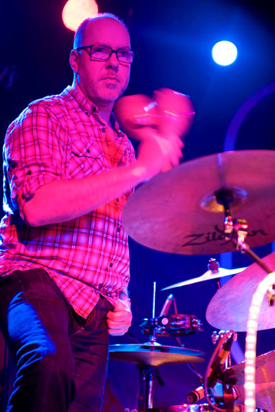 http://www.xyzbrighton.com/img/live_turin_brakes_concorde2_emmest_270310_07.jpg