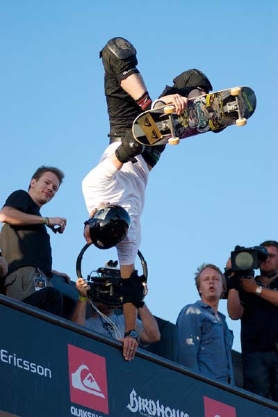 http://www.xyzbrighton.com/img/tony_hawk_and_friends_old_paddling_pool_210710_gus_manzano_31.jpg