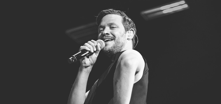 Read more about the article Photo Review – Will Young, Brighton Centre, November 2nd, 2015