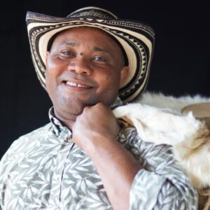 Akolá Tambó ft Álvaro Llerena Martínez