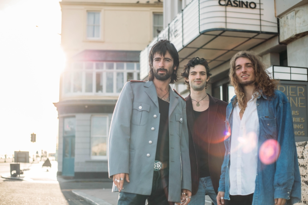 The Gulls, Ziggy Phoenix & Greedy Karl